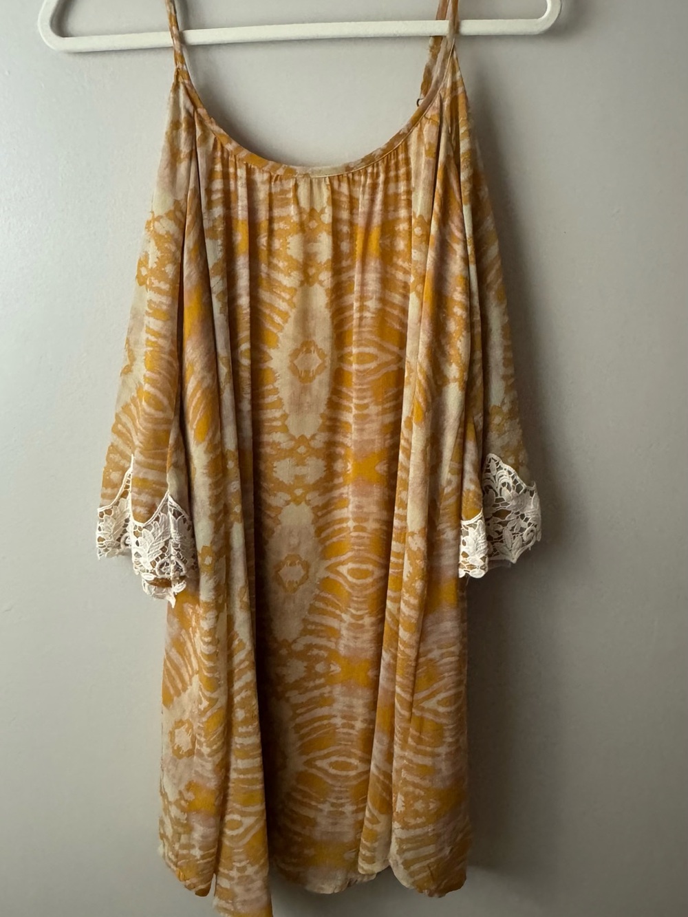 Xhilaration Cold-Shoulder Tunic with Lace Trim Small Boho Folk Cottagecore